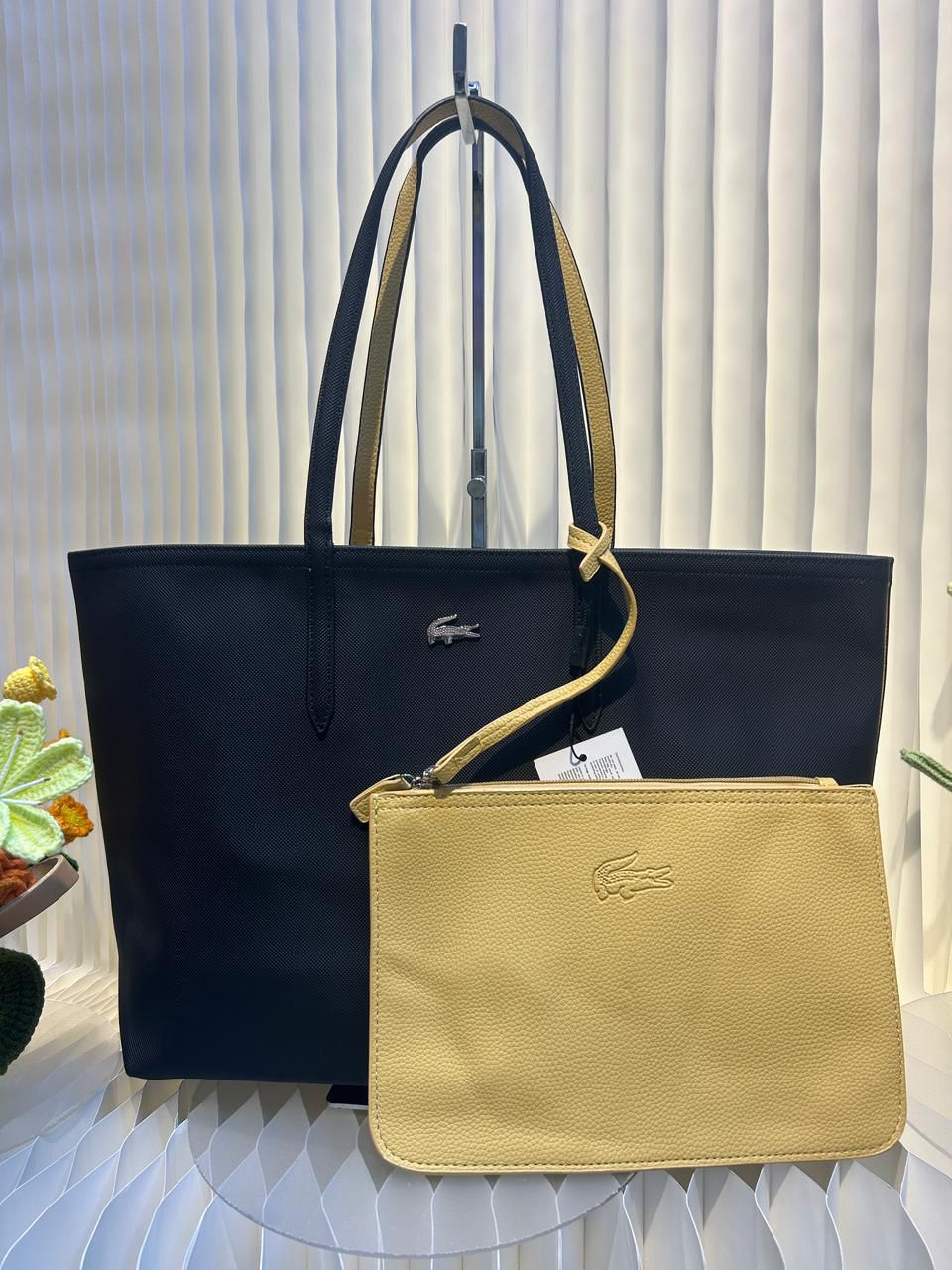 LACOSTE Anna Reversible Tote With Pouch BLue Beige 46 cm حقيبة لاكوست آنا القابلة للعكس مع حقيبة صغيرة قابلة للفصل أزرق بيج