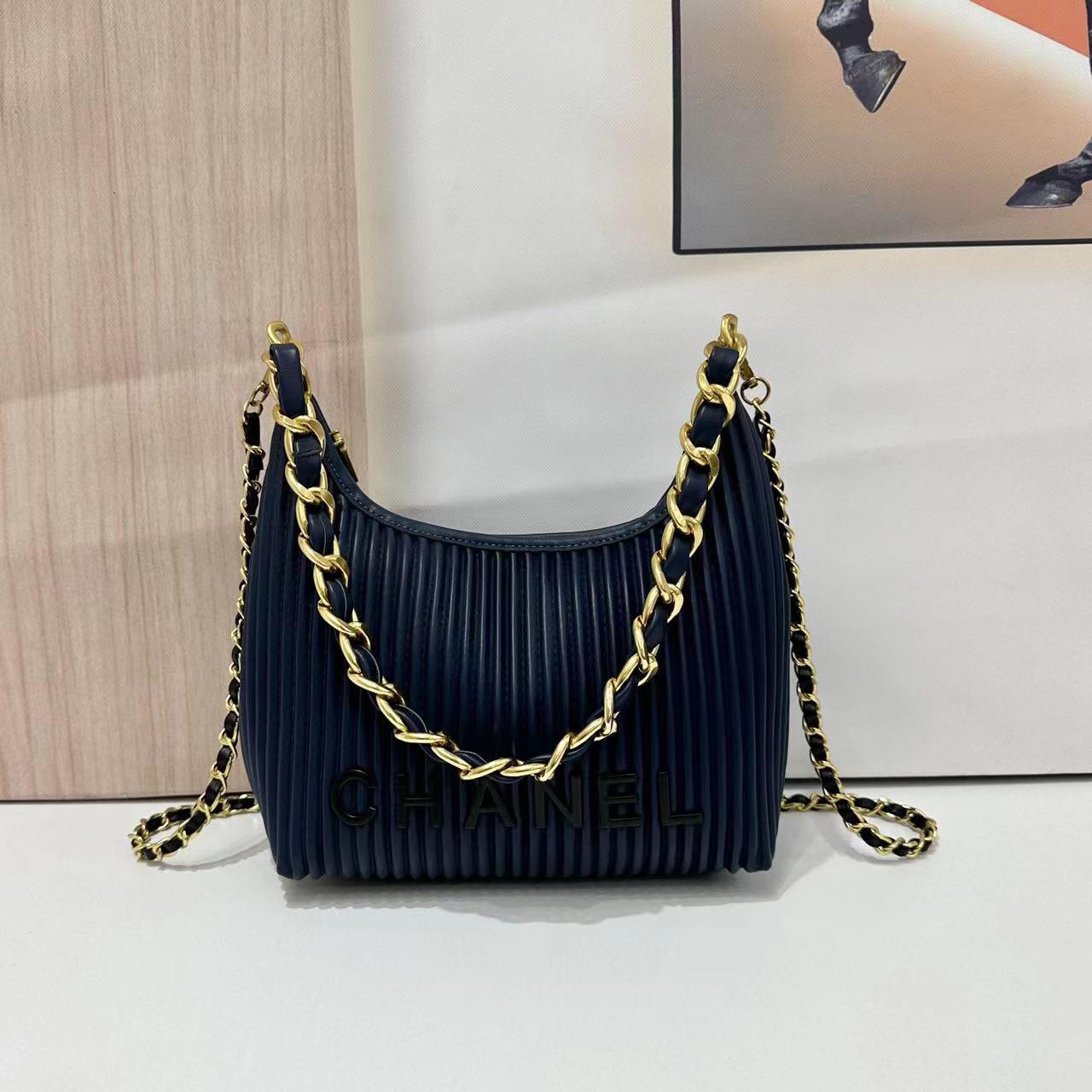 Chanel Hand Bag Dark Blue 27 cm حقيبة شانيل هاند باج كحلي
