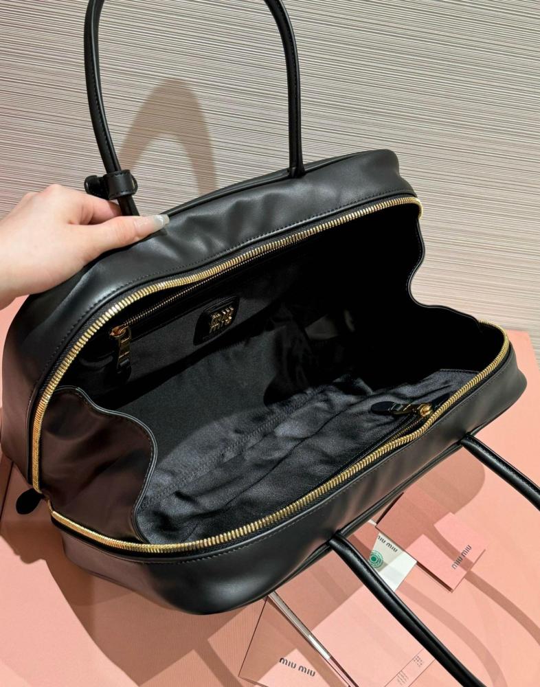 Miu Miu Beau Black ميو ميو باو اسود