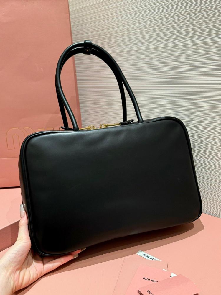 Miu Miu Beau Black ميو ميو باو اسود