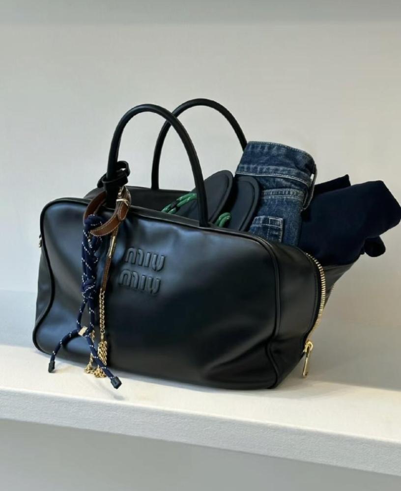 Miu Miu Beau Black ميو ميو باو اسود