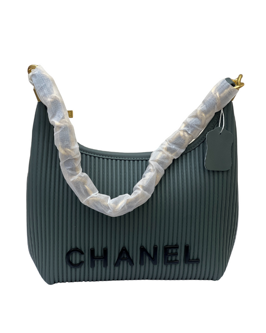 Chanel Hand Bag Olive Green 27 cm حقيبة شانيل هاند باج أخضر زيتوني