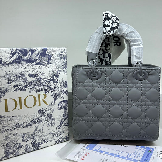 Dior Hand Bag BT OliveGrey 25 cm  حقيبة هاند باج ديور اخضر رمادي