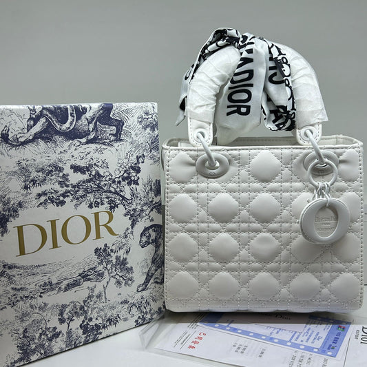 Dior Hand Bag BT White 25 cm حقيبة هاند باج ديور أبيض