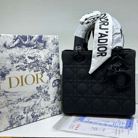Dior Hand Bag BT Navy BlueBlack 25 cm حقيبة هاند باج ديور كحلي أسود