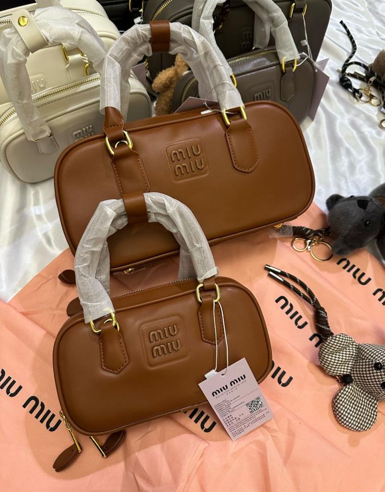 Miu Miu Arcadie leather hand bag Brown 22 cm ميو ميو حقيبة جلد اركايدي بني