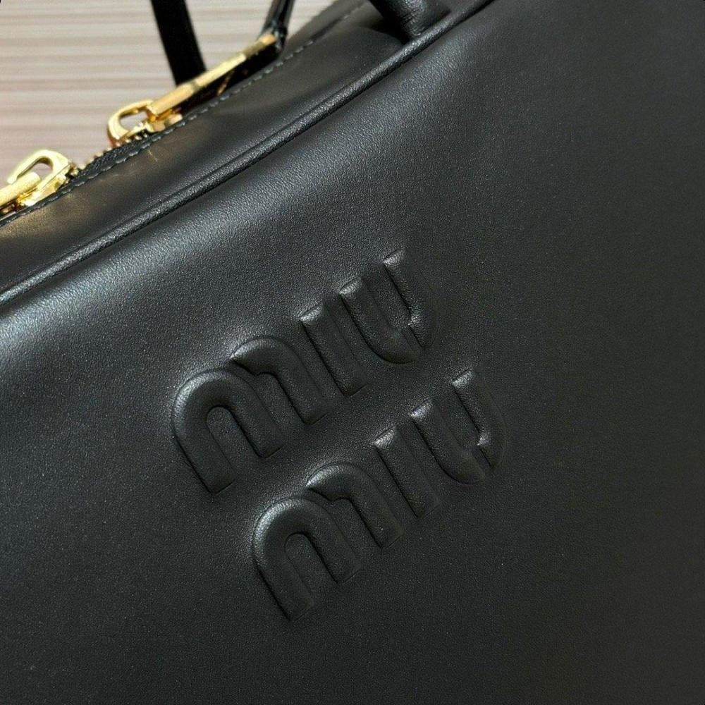 Miu Miu Beau Black ميو ميو باو اسود