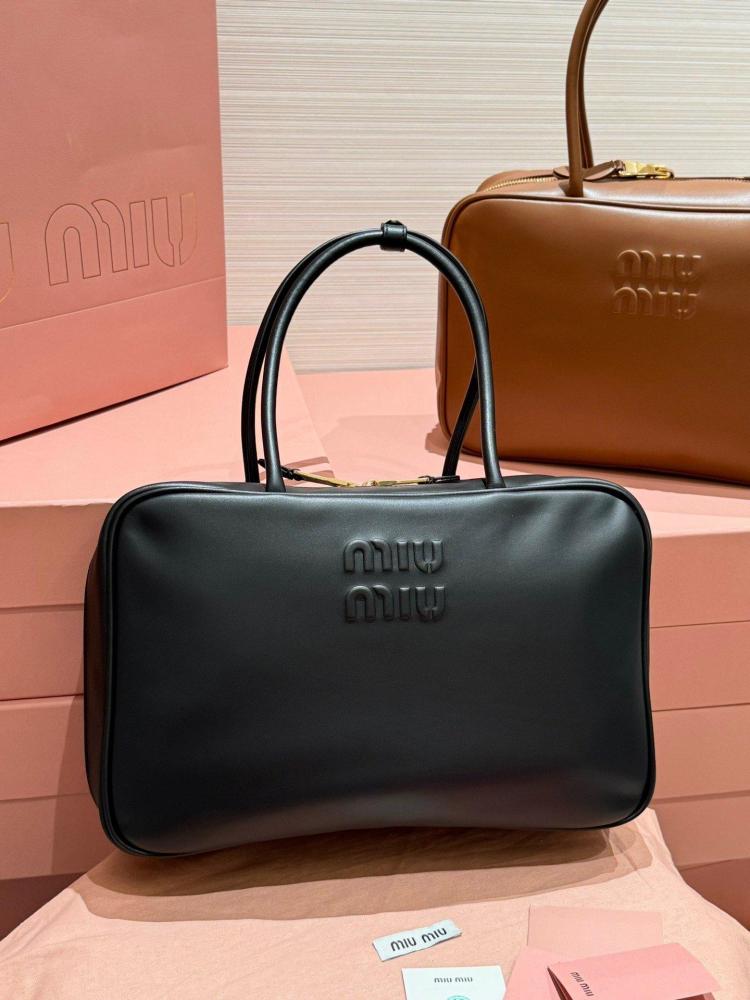 Miu Miu Beau Black ميو ميو باو اسود